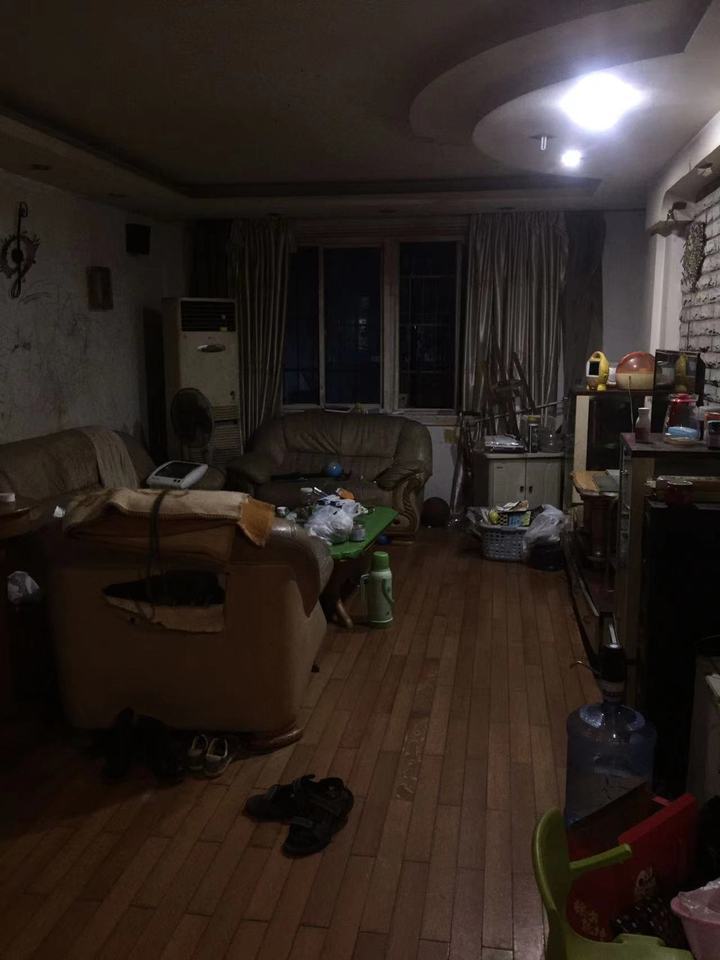 白沙苑小区法拍房6栋102号