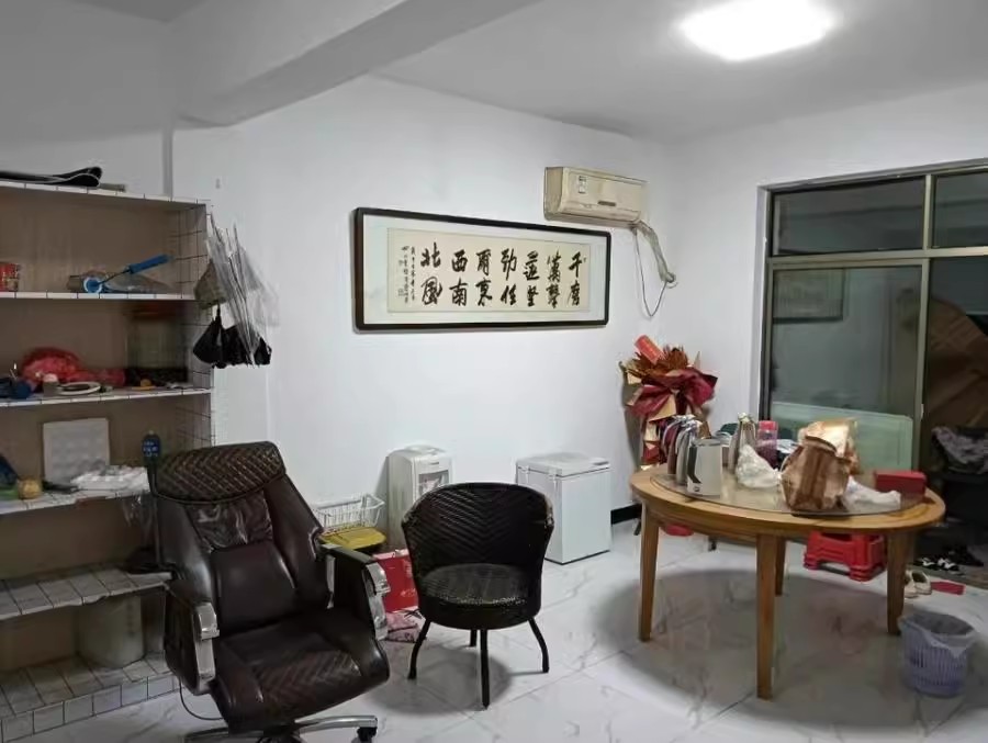 一力物流园法拍房13-8号门店303
