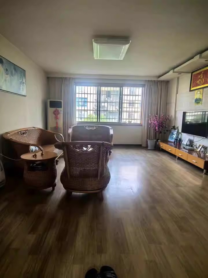省林机厂宿舍南院（韶山南路1号）法拍房新6栋住宅301号