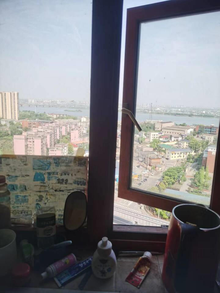（一线江景）莲香园小区法拍房（南片）B8栋1903