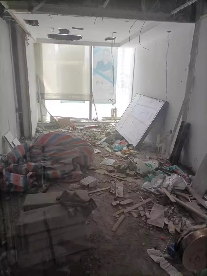 （滨江门面）中一鲲鹏府法拍门面123号房