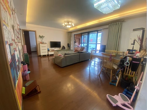 （双学位）万科魅力之城（城际新苑）法拍房12栋206号房