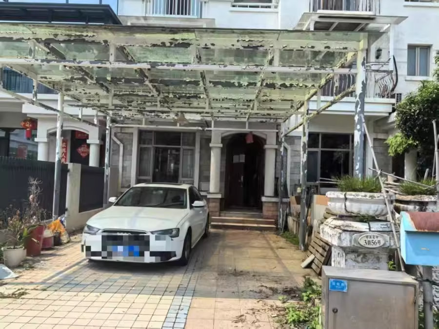 （别墅）长沙碧桂园翠漾花岸三街法拍房38、50、52、56、58、60、62、66号156室及室内物品
