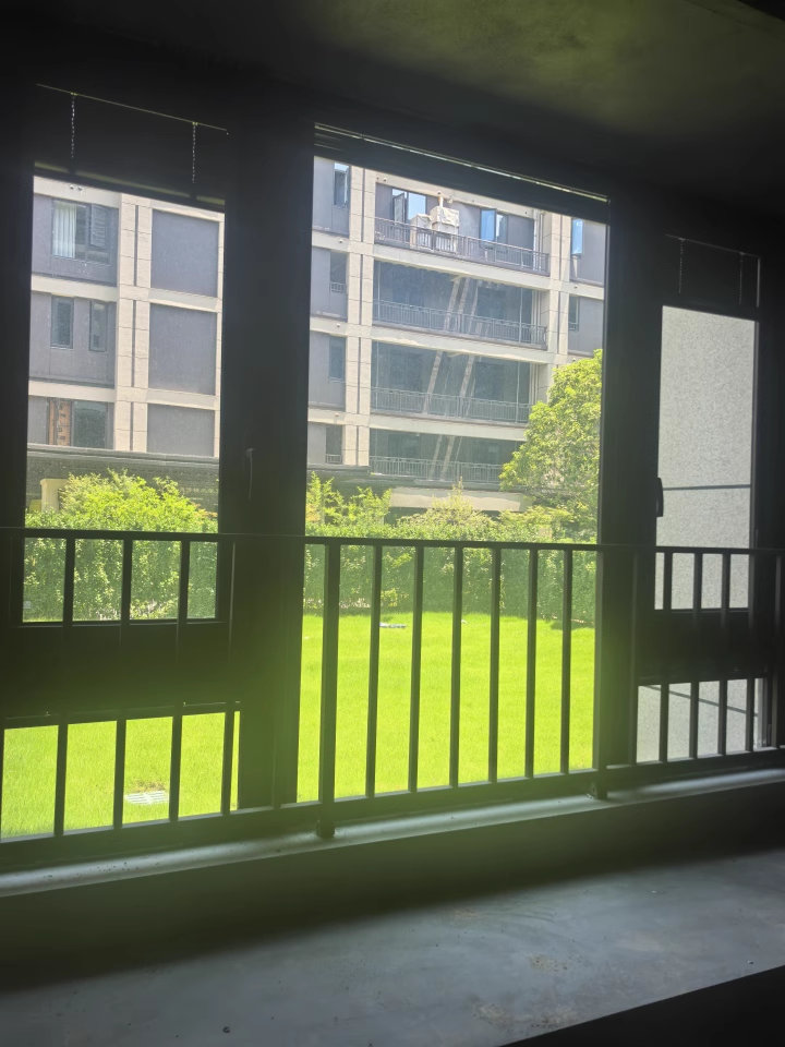 （下叠别墅 大花园）时代建发和著小区14号楼105室（小区第一套法拍房）