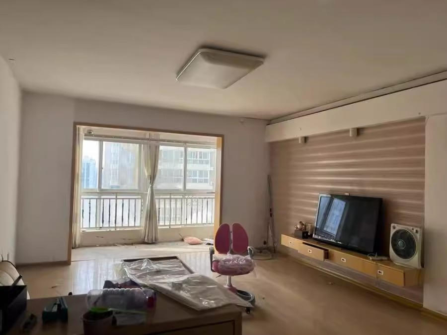 （八折地铁口精装五房）先锋水韵花都（水韵花都家园）法拍房C栋1812号房