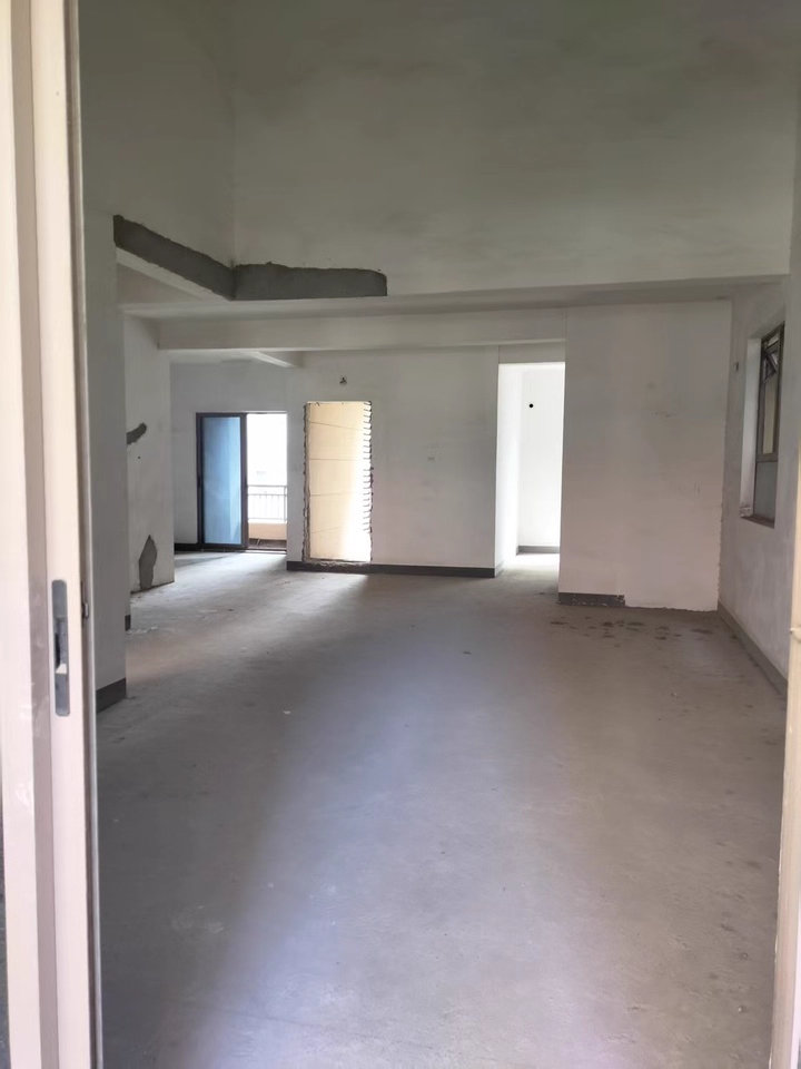 （7折 滨江 稀缺 顶复洋房 双学位）世茂铂翠湾法拍房D-7-2-1地块2栋604房