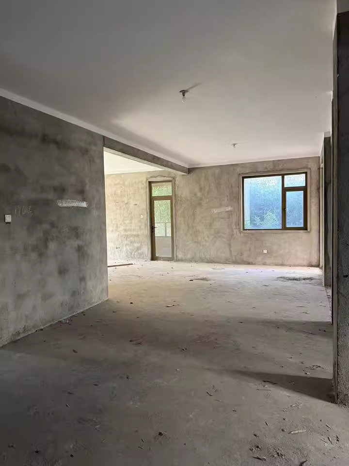 （核心位置）绿地湖湘商业中心法拍房4栋5015室